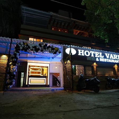 Hotel Vardhan Silvassa Buitenkant foto